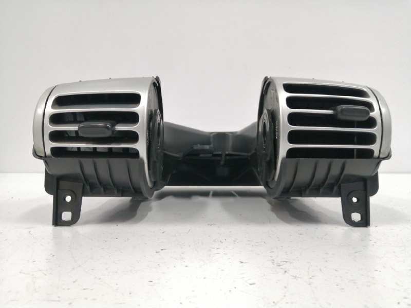 Recambio de rejilla aireadora para smart fortwo coupe 1.0 cat referencia OEM IAM A4518300254 CENTRAL 