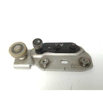 SOPORTE / GUIA PUERTA CORREDERA 82400JX00A SUPERIOR DERECHA 