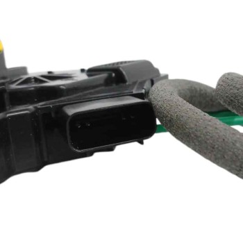 Recambio de cerradura puerta trasera derecha para ssangyong tivoli 1.5 g15dtf referencia OEM IAM 7132035001  