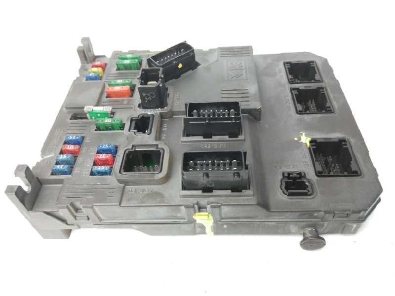 Recambio de caja reles / fusibles para peugeot 206 berlina 1.4 hdi referencia OEM IAM 9646777380 S118085210E 