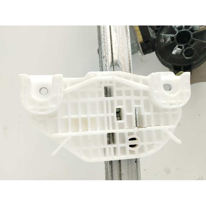 ELEVALUNAS TRASERO DERECHO