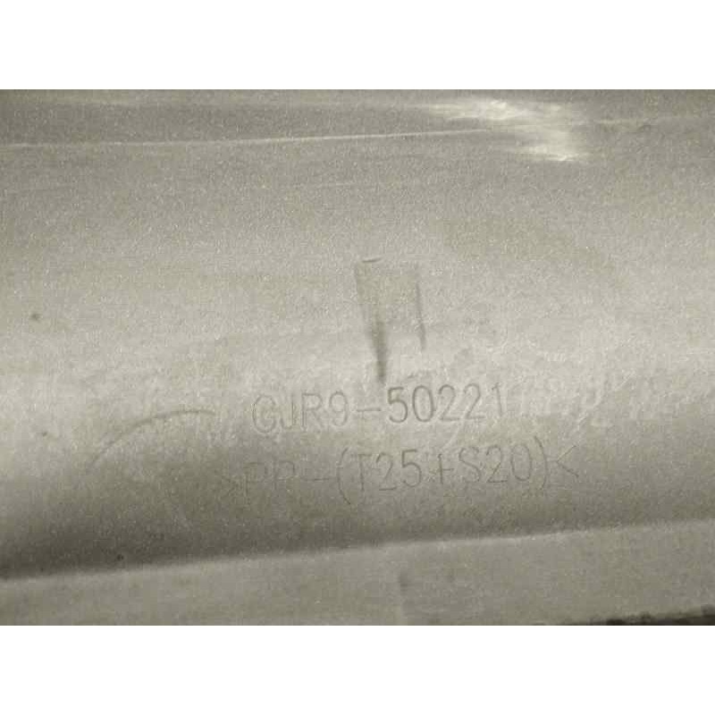 PARAGOLPES TRASERO NECESITA REPARACION