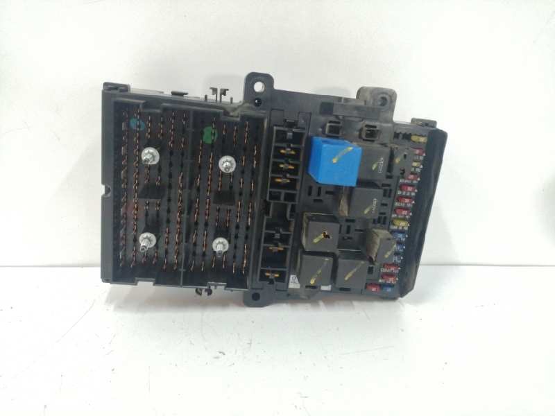 Recambio de caja reles / fusibles para chrysler voyager (gs) 2.5 turbodiesel referencia OEM IAM P04707996AF  
