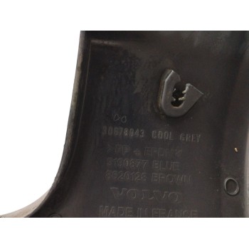 Recambio de aletin delantero izquierdo para volvo xc70 2.4 diesel cat referencia OEM IAM 30678043  