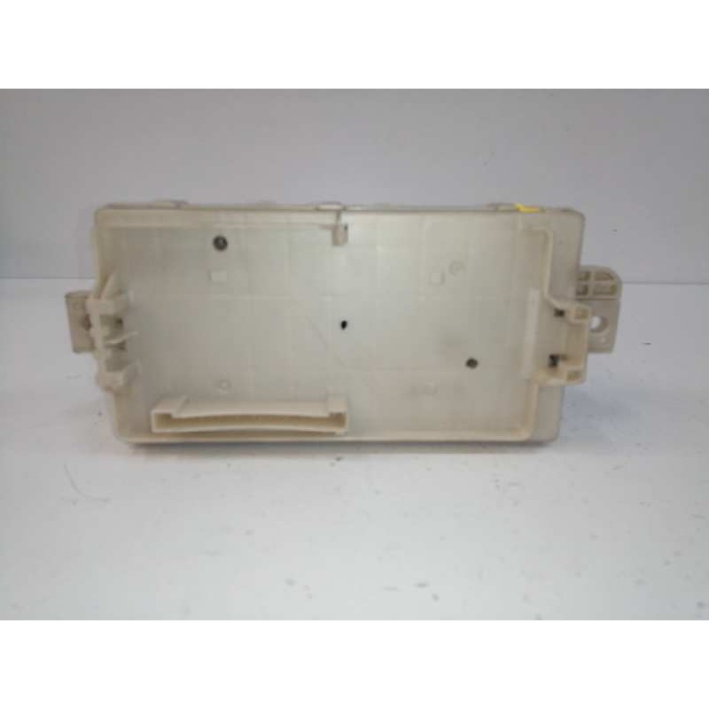 CAJA RELES / FUSIBLES