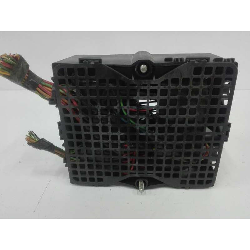 CAJA RELES / FUSIBLES