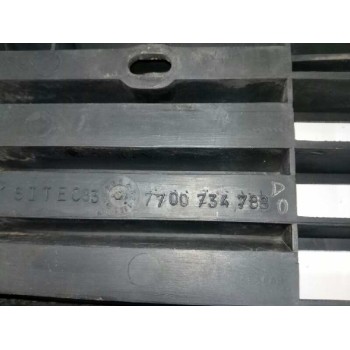 Recambio de rejilla delantera para renault b 90 - 35 / 50 / 60 fpr (modelo b 90-35) 71 kw cabina individual referencia OEM IAM 7