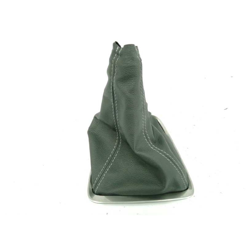 Recambio de guarnecidos palanca cambio para opel corsa f 1.2 referencia OEM IAM 565537081  