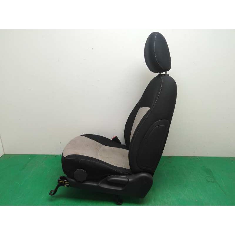 ASIENTO DELANTERO IZQUIERDO
