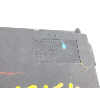 Recambio de caja reles / fusibles para toyota avensis berlina (t 22) 2.0 turbodiesel cat referencia OEM IAM 8264105011 05810530 