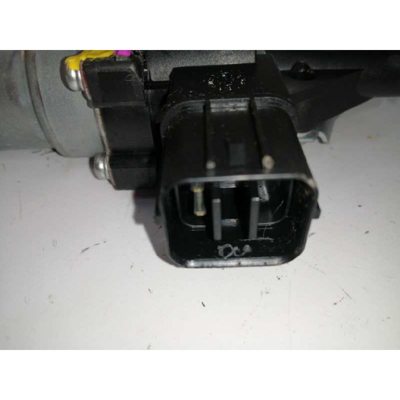 ELEVALUNAS DELANTERO DERECHO