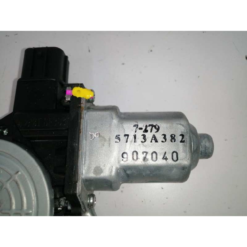 ELEVALUNAS DELANTERO DERECHO