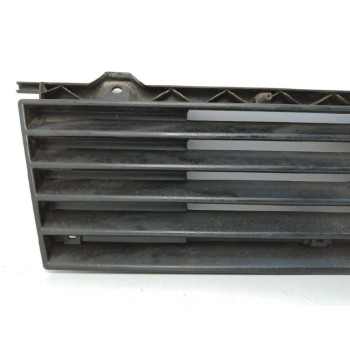 Recambio de rejilla delantera para mercedes-benz mb 100 d caja cerrada / combi 2.4 diesel referencia OEM IAM 6317510218  