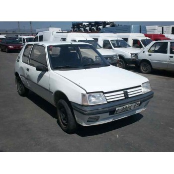 peugeot 205 berlina del año 1983