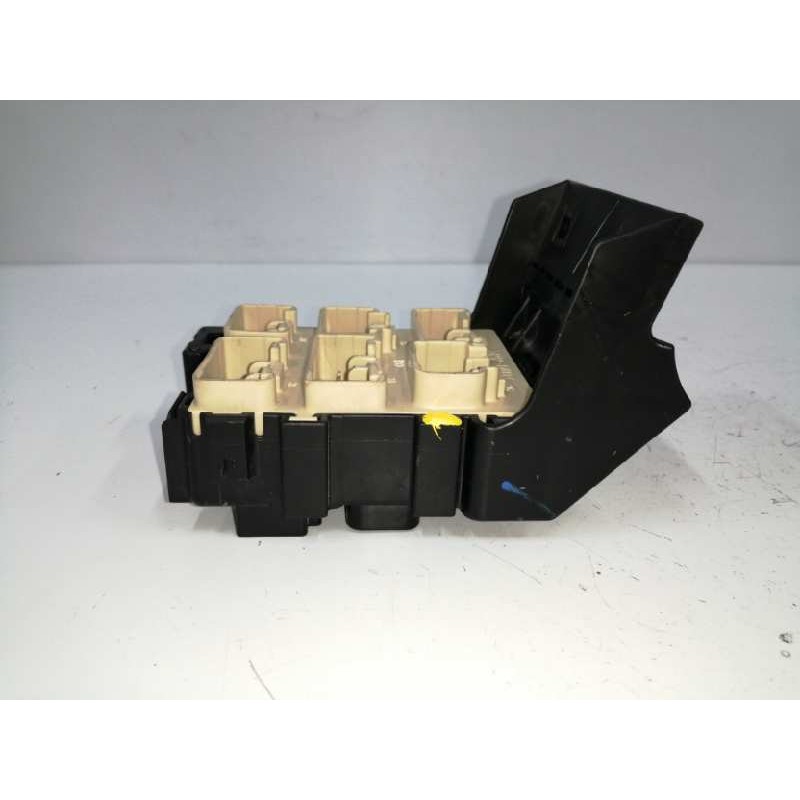 CAJA RELES / FUSIBLES