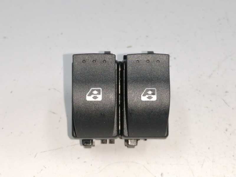 Recambio de mando elevalunas delantero izquierdo para renault trafic caja cerrada (ab 4.01) referencia OEM IAM 8200315034  