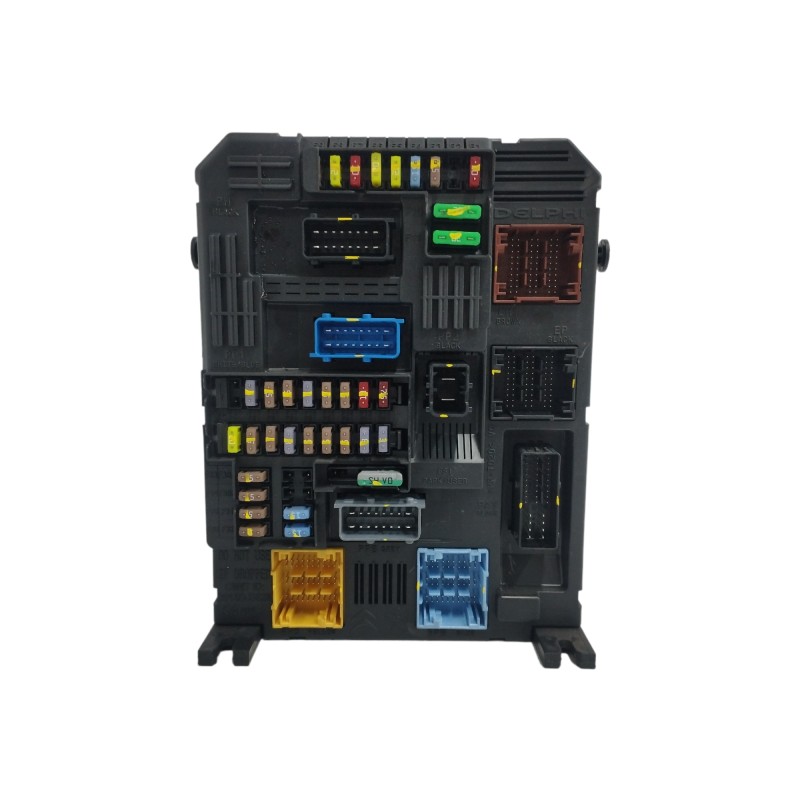 CAJA RELES / FUSIBLES