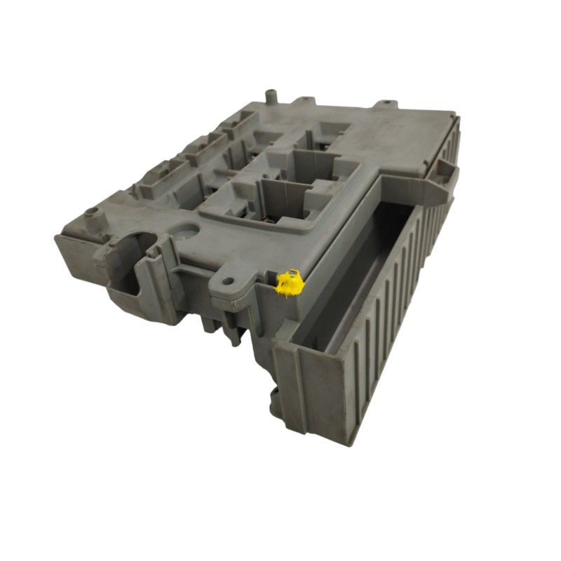 CAJA RELES / FUSIBLES