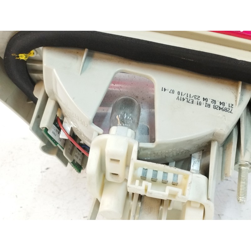 PILOTO TRASERO DERECHO INTERIOR