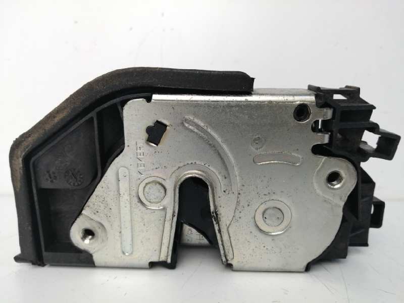 Recambio de cerradura puerta delantera derecha para bmw serie 5 berlina (e60) 3.0 turbodiesel cat referencia OEM IAM 7167068  