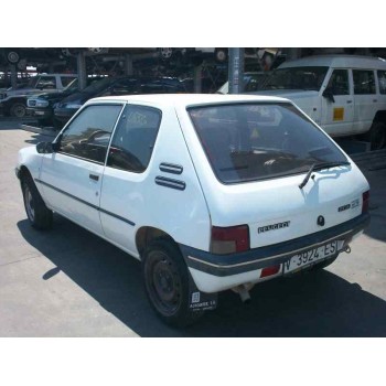 peugeot 205 berlina del año 1983