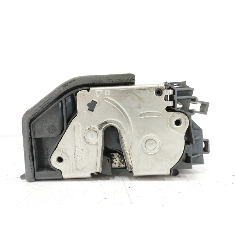 Recambio de cerradura puerta trasera derecha para bmw serie 1 berlina (e81/e87) 118d referencia OEM IAM 7167070  