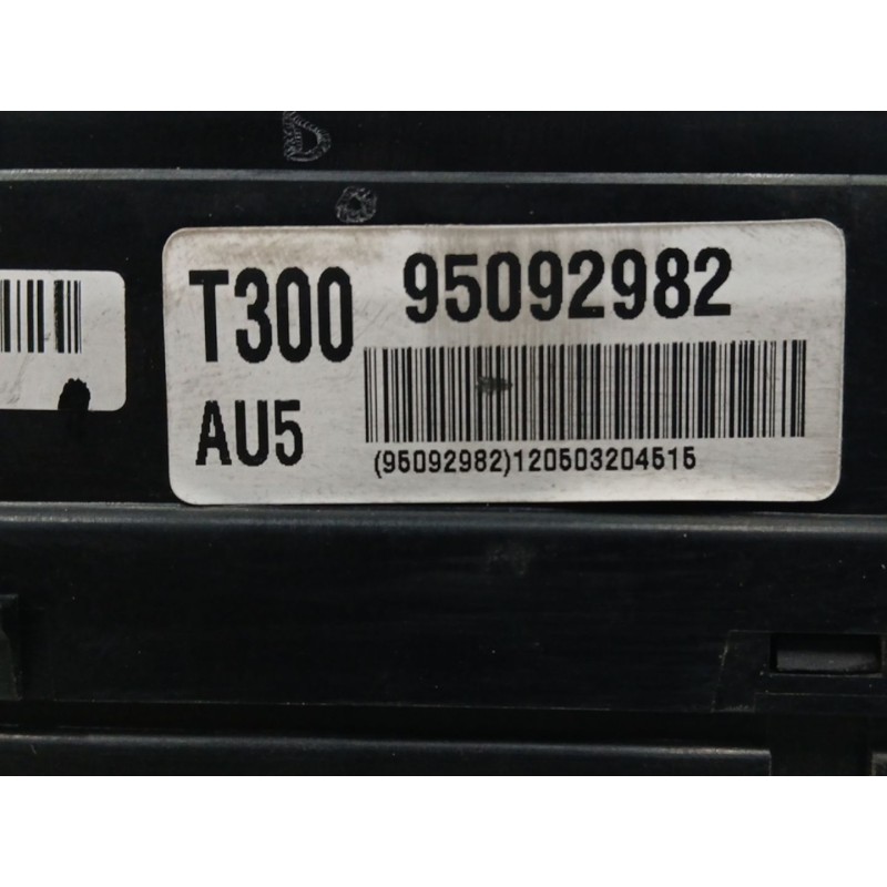 CAJA RELES / FUSIBLES