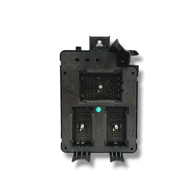 CAJA RELES / FUSIBLES