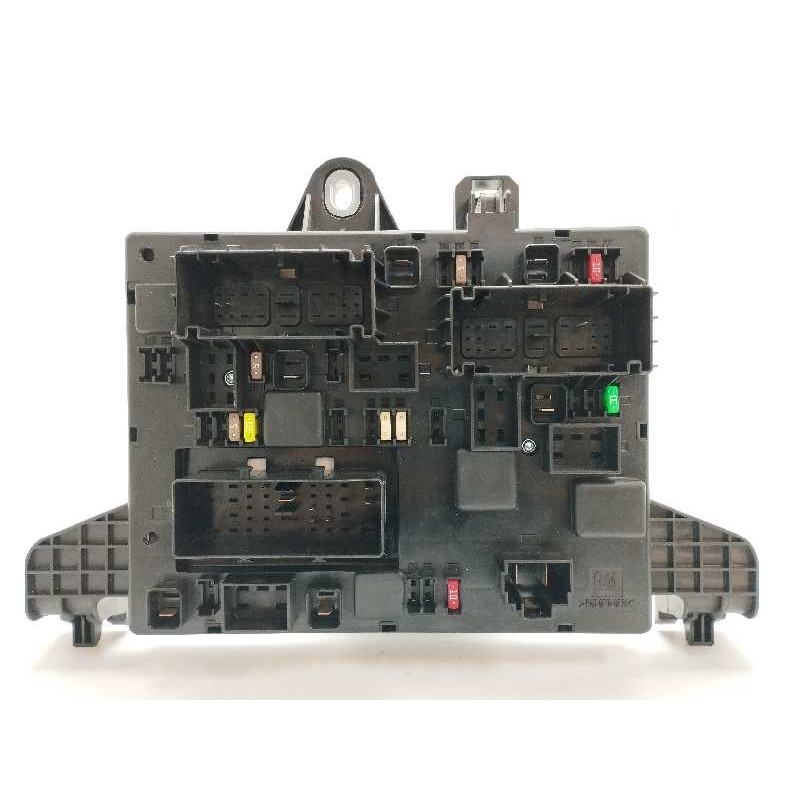 Recambio de caja reles / fusibles para opel astra j lim. 1.7 16v cdti referencia OEM IAM 13368651 365927271 