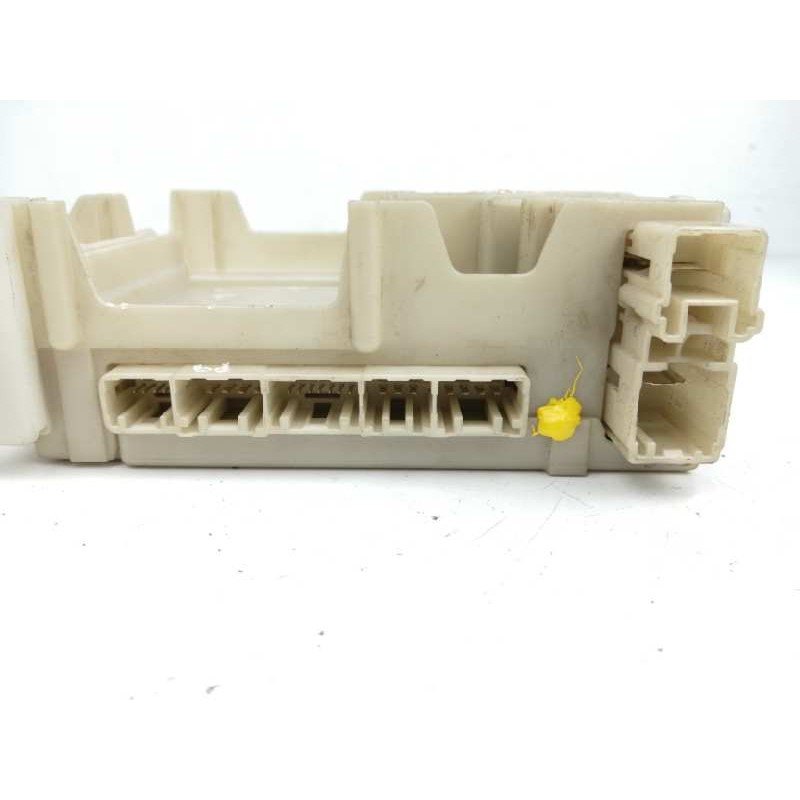 CAJA RELES / FUSIBLES