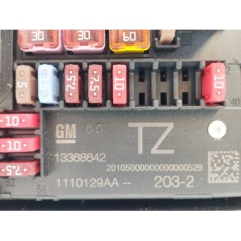 Recambio de caja reles / fusibles para opel astra j lim. 1.7 16v cdti referencia OEM IAM 13368642 1110129AA 