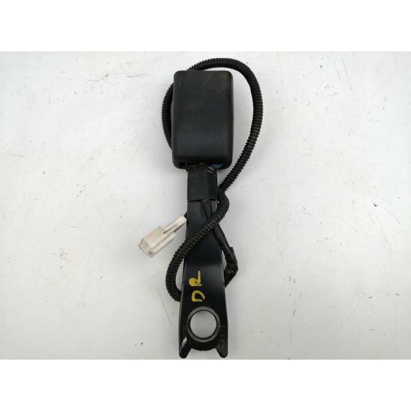 Recambio de enganche cinturon derecho para toyota hilux viii pick-up (_n1_) 2.4 d 4wd (gun125_) referencia OEM IAM 680332 DELANT