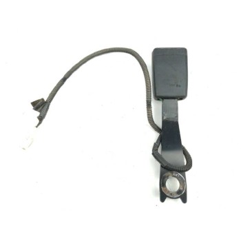 Recambio de enganche cinturon derecho para toyota hilux viii pick-up (_n1_) 2.4 d 4wd (gun125_) referencia OEM IAM 680332 DELANT