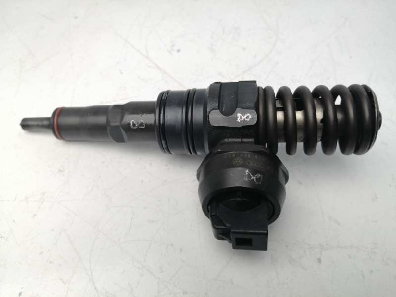 Recambio de inyector para volkswagen passat berlina (3b3) comfortline referencia OEM IAM 038130073BA 0414720216 