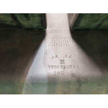 Recambio de paragolpes trasero para renault 21 berlina (b/l48) 1.8 referencia OEM IAM 7700790322 OBSERVAR FOTOS 