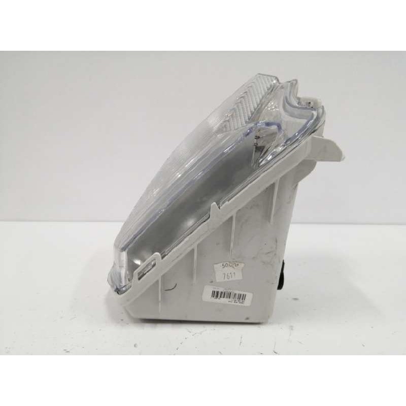 FARO ANTINIEBLA DERECHO SIN PORTALAMPARAS