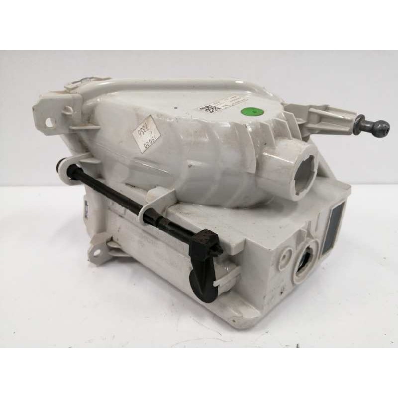 FARO ANTINIEBLA DERECHO SIN PORTALAMPARAS