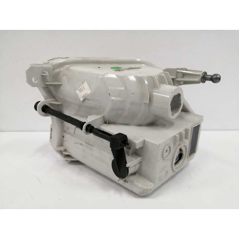 FARO ANTINIEBLA DERECHO SIN PORTALAMPARAS