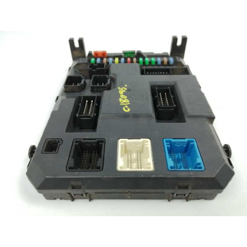 Recambio de caja reles / fusibles para peugeot 207 confort referencia OEM IAM 9664983080  