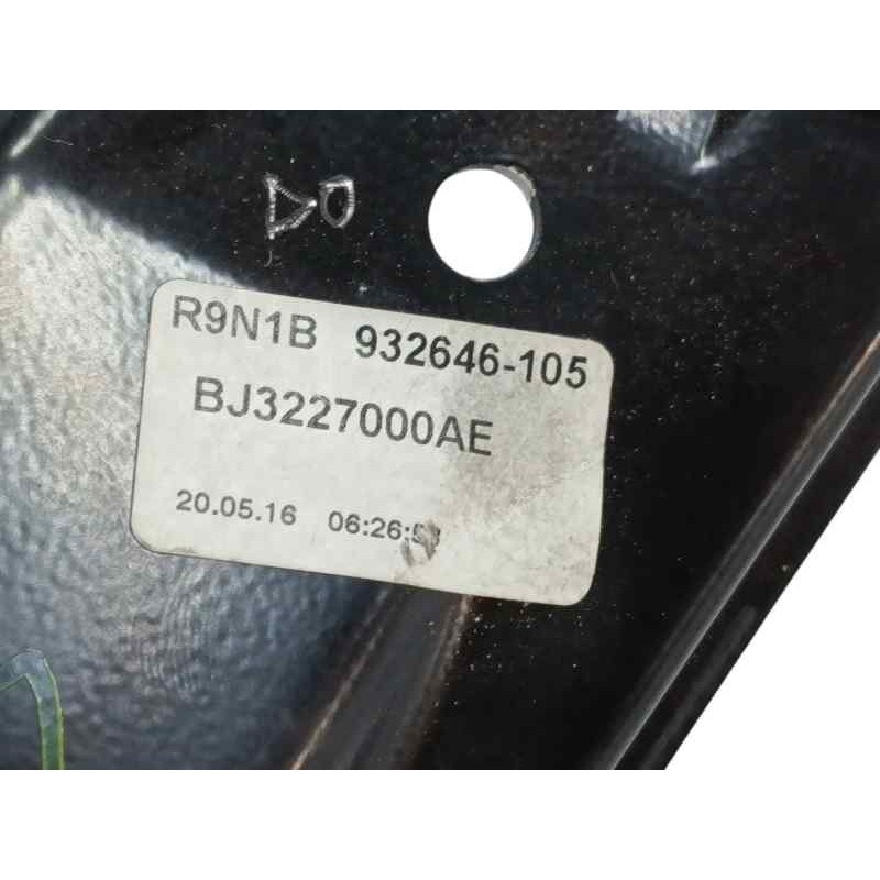 ELEVALUNAS TRASERO DERECHO