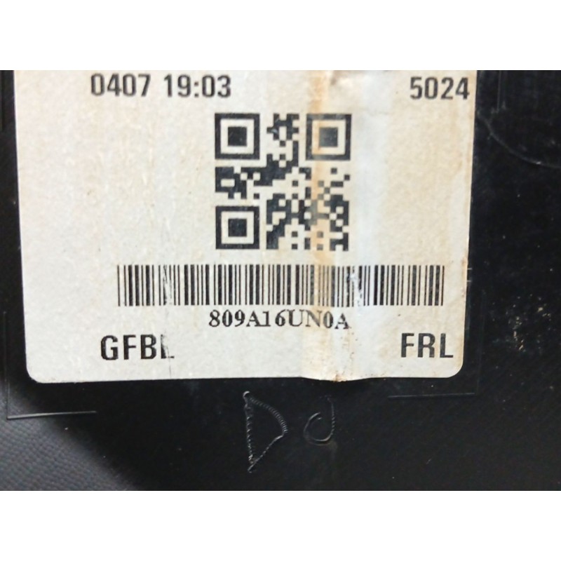 GUARNECIDO PUERTA DELANTERA IZQUIERDA 809776UN001