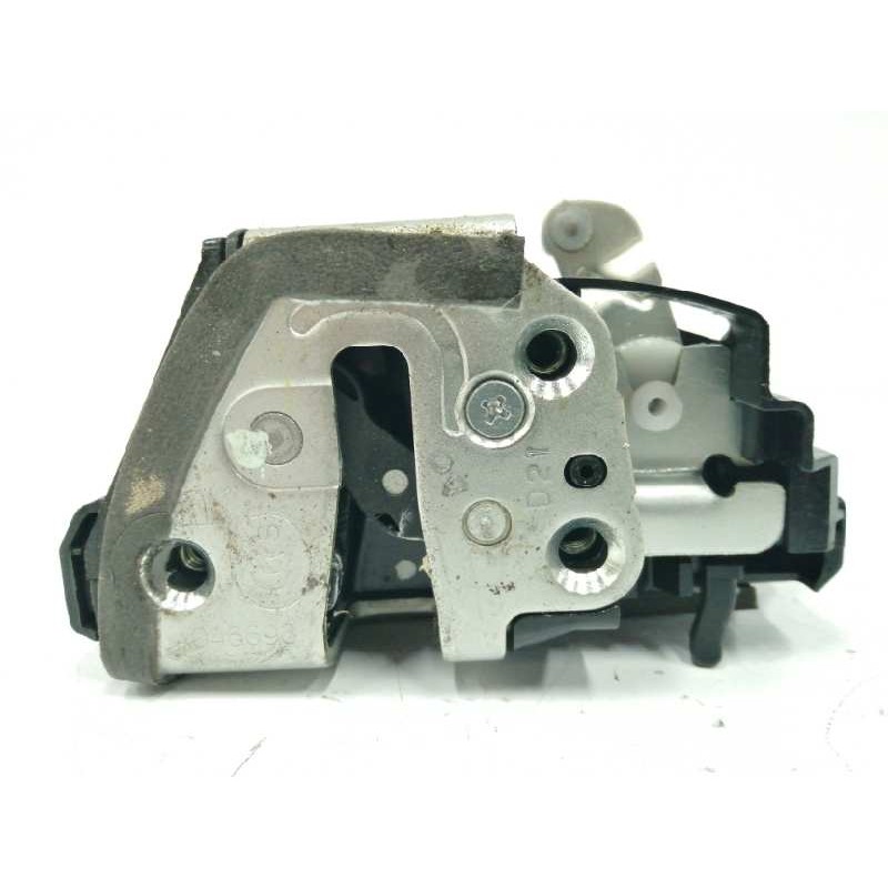 Recambio de cerradura puerta trasera derecha para toyota auris 1.4 turbodiesel cat referencia OEM IAM   