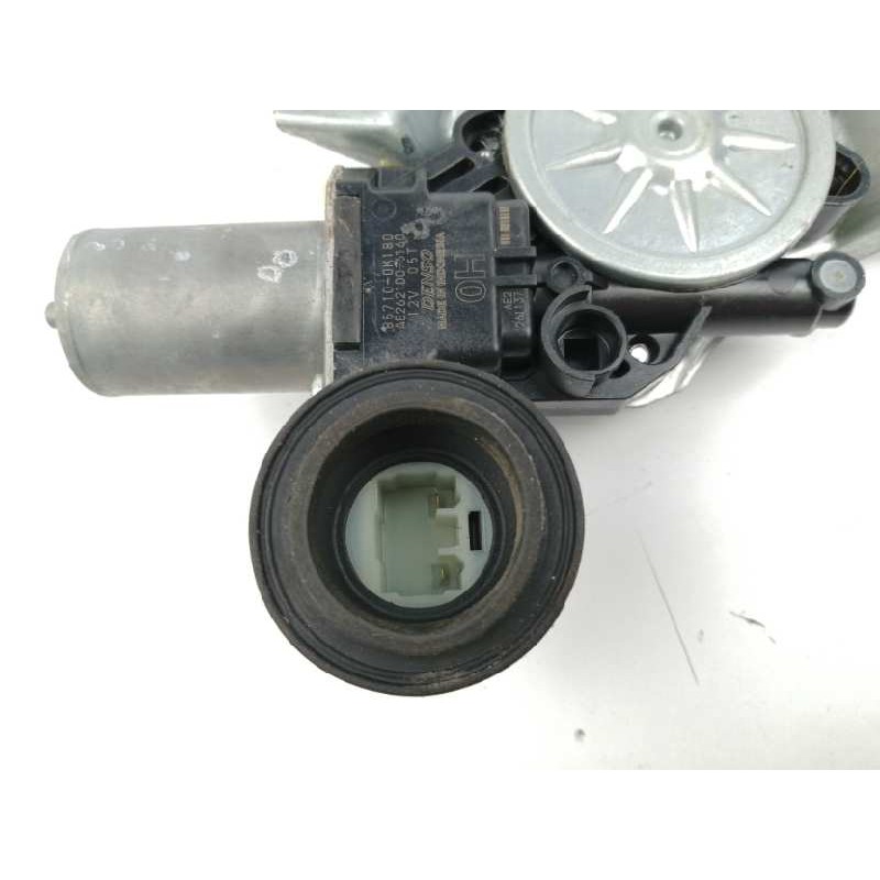 ELEVALUNAS DELANTERO DERECHO 857100K180
