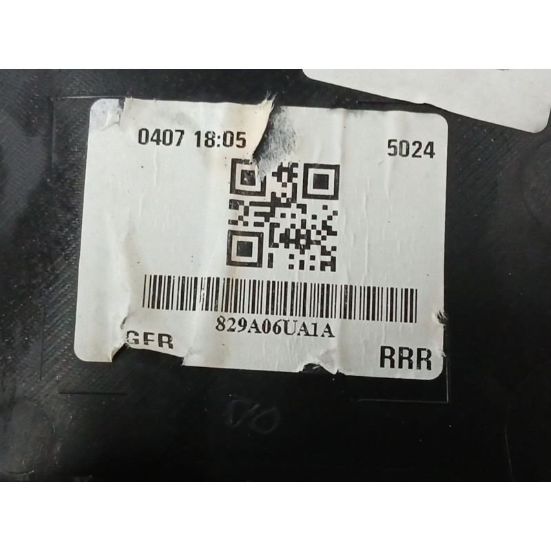 GUARNECIDO PUERTA TRASERA DERECHA