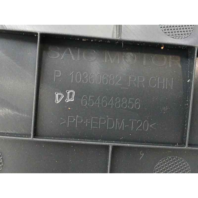 GUARNECIDO PUERTA TRASERA DERECHA