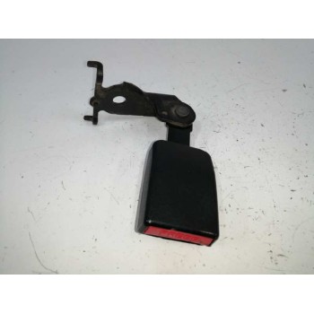 ENGANCHE CINTURON DELANTERO DERECHO 20005R TRASERO 