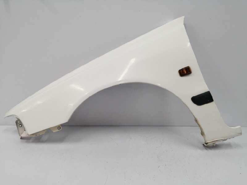 Recambio de aleta delantera izquierda para volvo s40 berlina td referencia OEM IAM 30844333  
