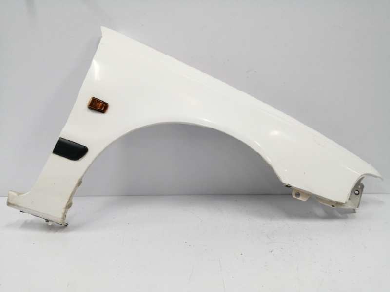 Recambio de aleta delantera derecha para volvo s40 berlina td referencia OEM IAM 30844334  