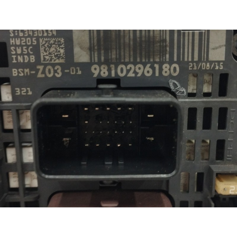 CAJA RELES / FUSIBLES