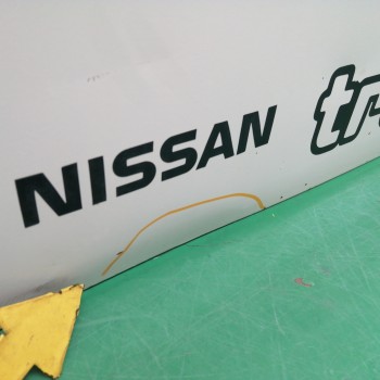 Recambio de porton trasero derecho para nissan trade 2.8 d referencia OEM IAM  DAÑADO 